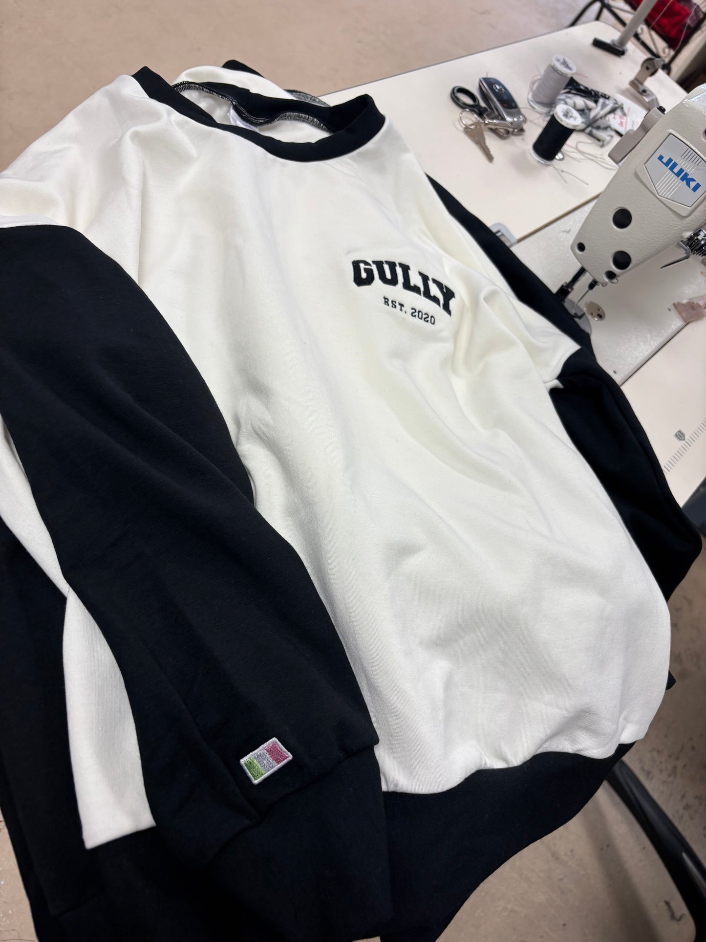 Black & White Gully Varsity