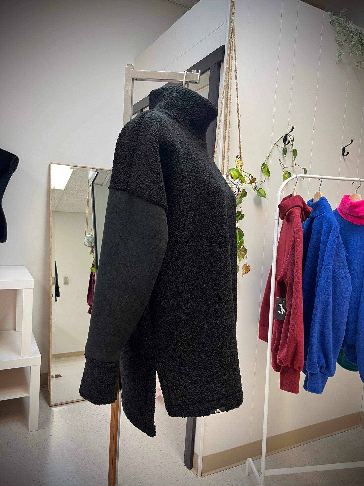 Teddy Fleece Pullover | Black