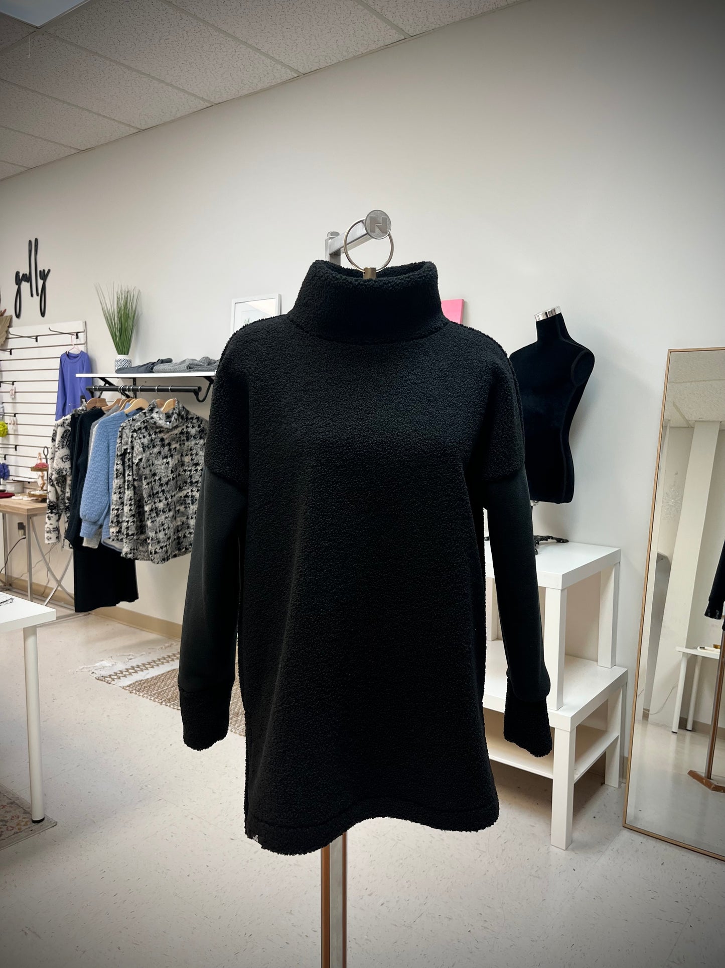Teddy Fleece Pullover | Black