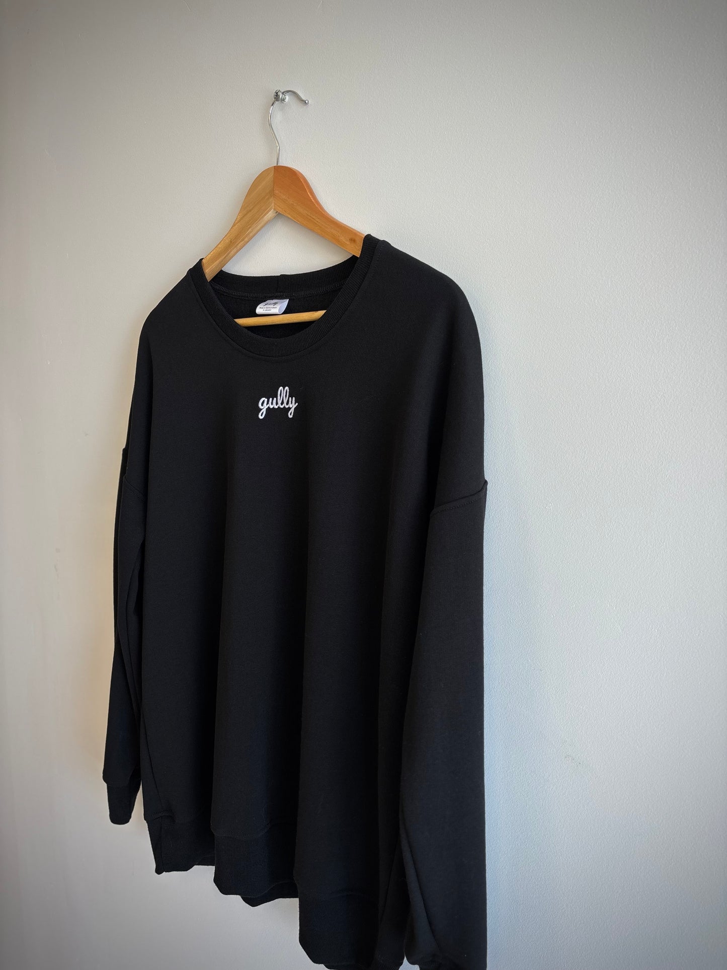 Gully Embroidered Crew