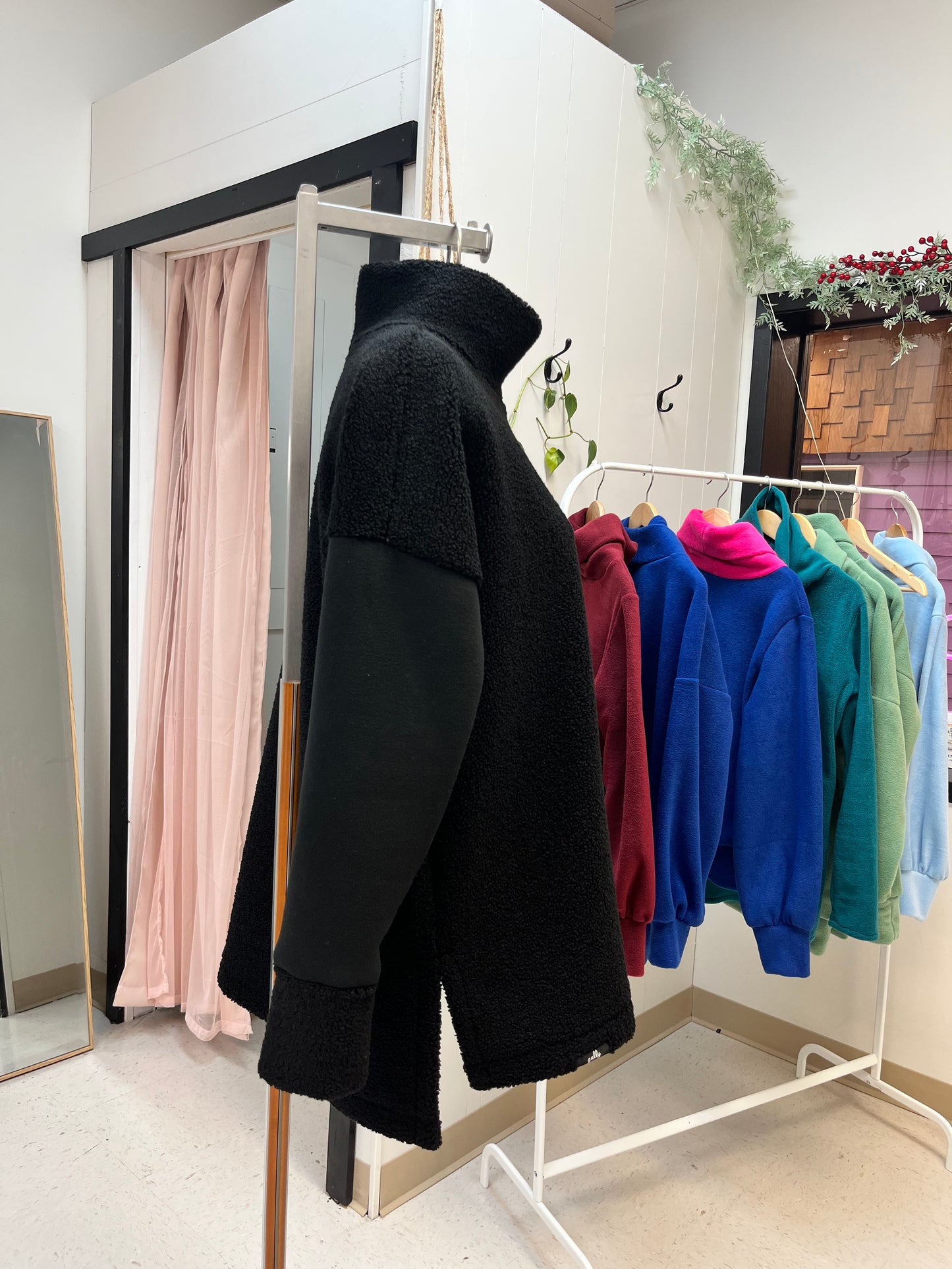 Teddy Fleece Pullover | Black