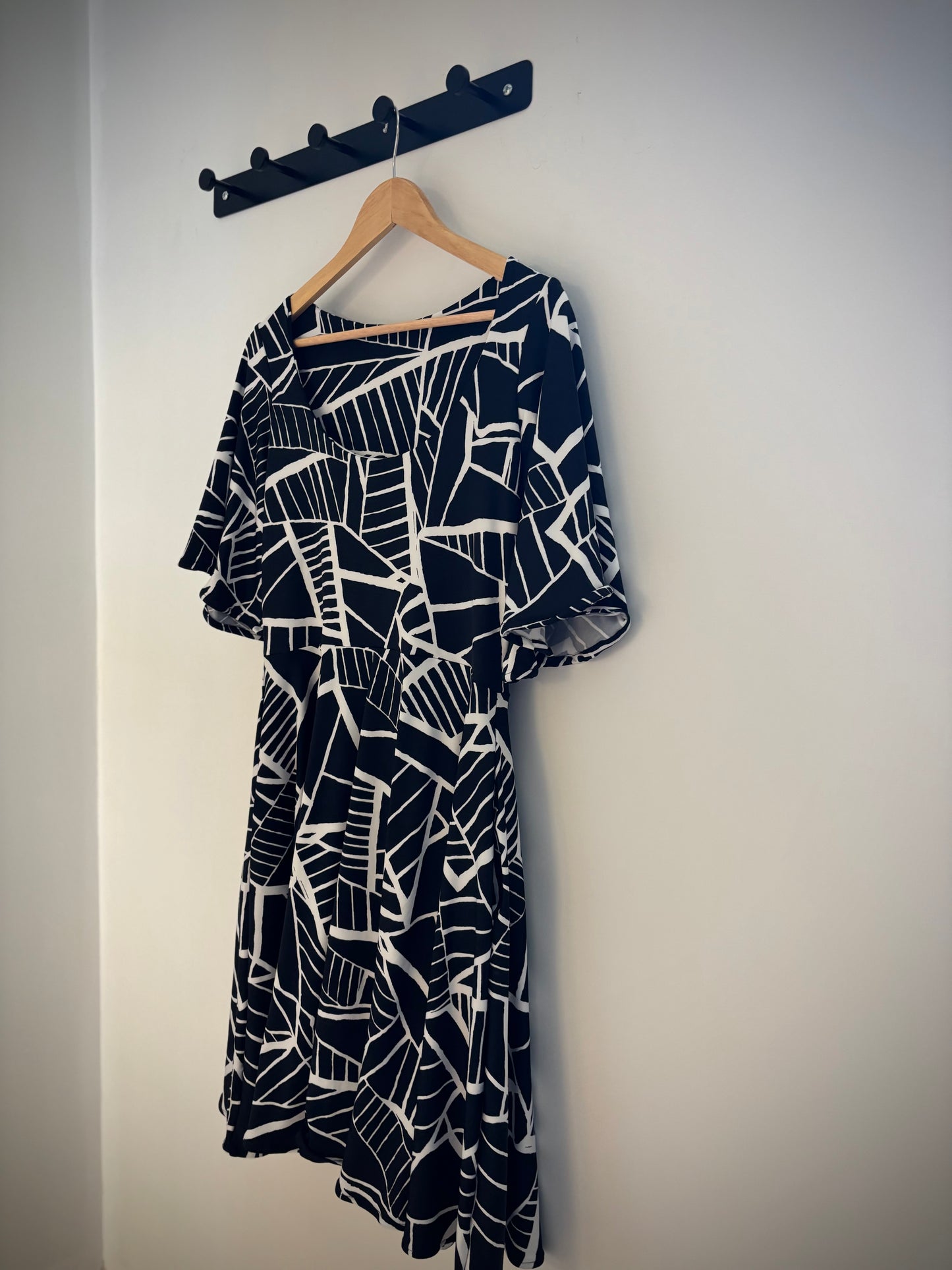 Flutter Sleeve Fit & Flare