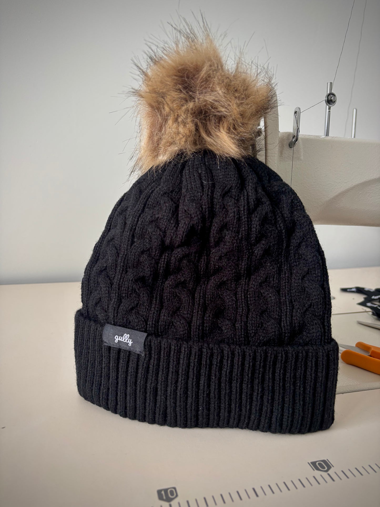 Gully Pom Toque