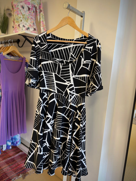 Flutter Sleeve Fit & Flare