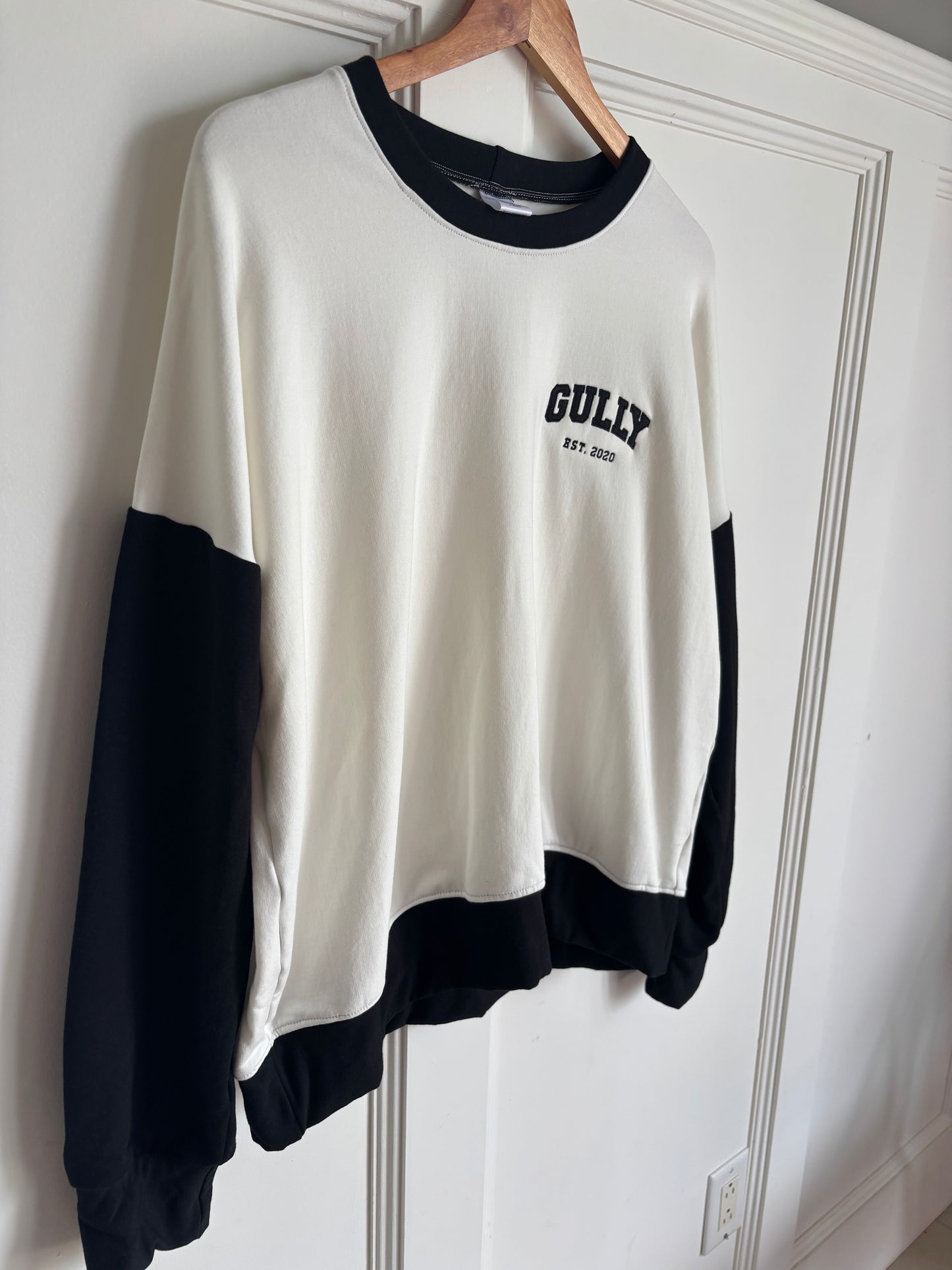 Gully Varsity Crew ~ Black & White