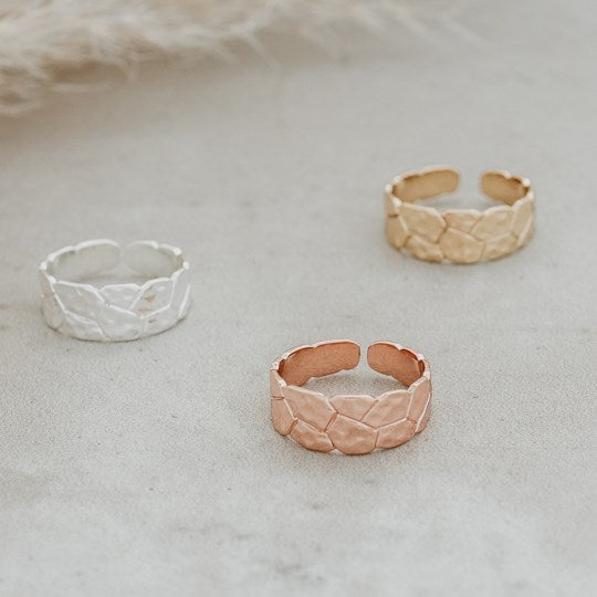 Ezzie Ring | Jewelry